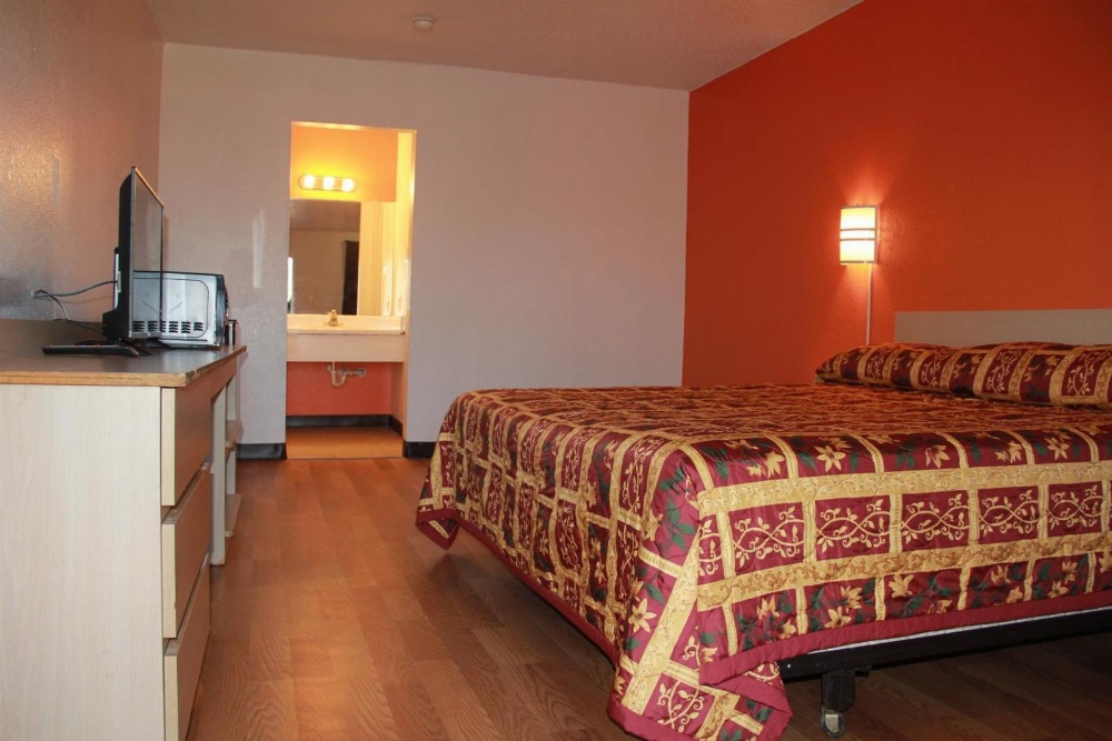 Room image 4