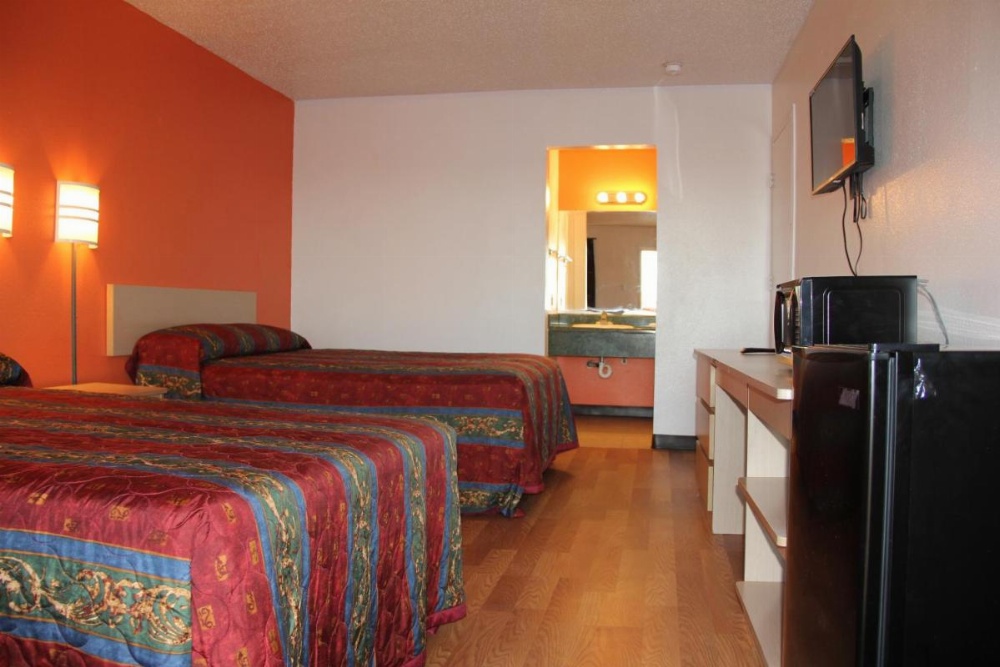 Room image 4